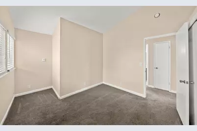 4774 Camino Royale Drive, Sacramento, CA 95823 - Photo 11