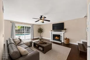 4774 Camino Royale Dr, Sacramento, CA 95823 - Photo 3