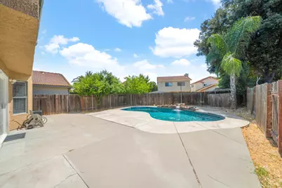 4774 Camino Royale Drive, Sacramento, CA 95823 - Photo 19