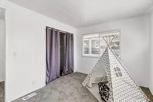 Eureka Ln, Sacramento, CA 95842 - Photo 17