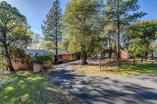 13771 West Ct, Pine Grove, CA 95665 - Photo 3