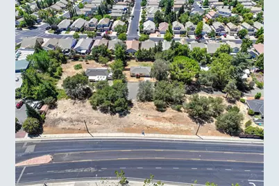 814 Comstock Drive, Folsom, CA 95630 - Photo 47
