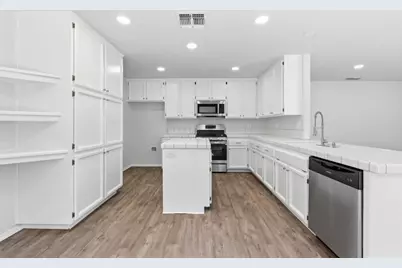 9274 Roxheim Court, Sacramento, CA 95829 - Photo 9