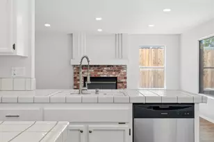 9274 Roxheim Ct, Sacramento, CA 95829 - Photo 7