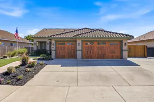 1014 Elk Hills Dr, Galt, CA 95632 - Photo 1