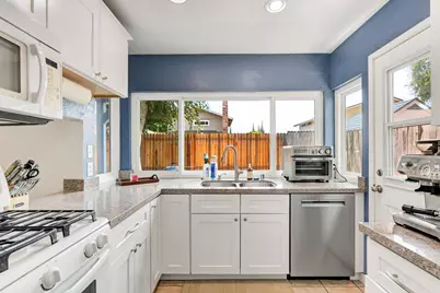 9328 Premier Way, Sacramento, CA 95826 - Photo 21