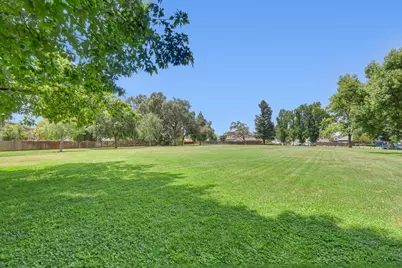 9328 Premier Way, Sacramento, CA 95826 - Photo 49