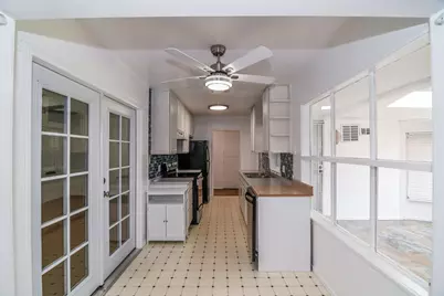 8031 Lorin Avenue, Sacramento, CA 95828 - Photo 15