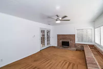 8031 Lorin Avenue, Sacramento, CA 95828 - Photo 15