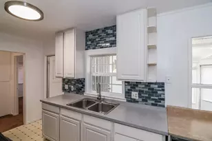 8031 Lorin Ave, Sacramento, CA 95828 - Photo 21
