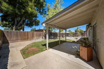 1913 Fox Glen Drive, Hughson, CA 95326 - Photo 27
