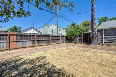 2124 35th Street, Sacramento, CA 95817 - Photo 29