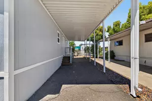 Hazelnut Ln, Sacramento, CA 95828 - Photo 9