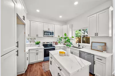 9267 Caulfield Drive, Elk Grove, CA 95758 - Photo 7