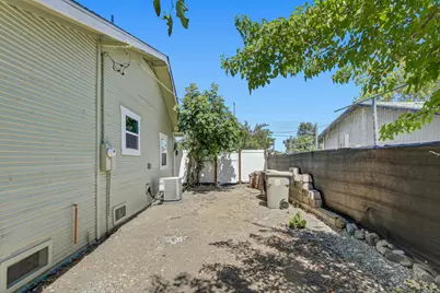 2820 26th Avenue, Sacramento, CA 95820 - Photo 29