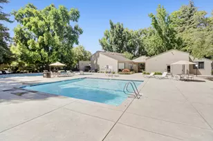 1063 Commons Dr, Sacramento, CA 95825 - Photo 43