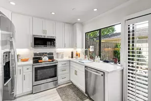 1063 Commons Dr, Sacramento, CA 95825 - Photo 11
