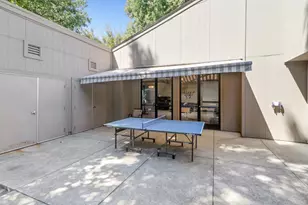 1063 Commons Dr, Sacramento, CA 95825 - Photo 51