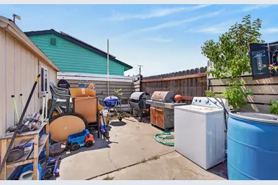 2044 Middleberry Road, Sacramento, CA 95815 - Photo 29