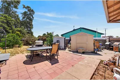 2044 Middleberry Road, Sacramento, CA 95815 - Photo 31