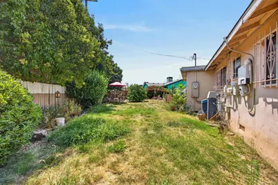 2044 Middleberry Road, Sacramento, CA 95815 - Photo 35