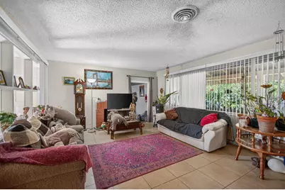 2044 Middleberry Road, Sacramento, CA 95815 - Photo 11