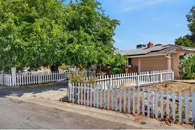 2044 Middleberry Road, Sacramento, CA 95815 - Photo 5