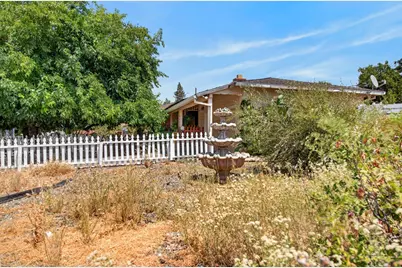 2044 Middleberry Road, Sacramento, CA 95815 - Photo 3