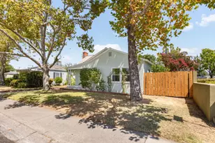 679 55th St, Sacramento, CA 95819 - Photo 3