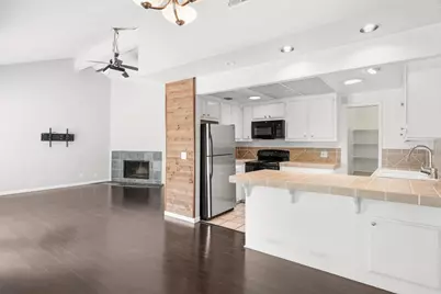 7945 La Riviera Dr, Sacramento, CA 95826 - Photo 5
