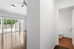 7945 La Riviera Dr, Sacramento, CA 95826 - Photo 11