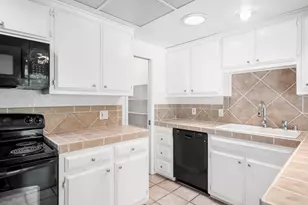 7945 La Riviera Dr, Sacramento, CA 95826 - Photo 7