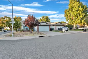 5005 Cumbrae Isle Way, Antelope, CA 95843 - Photo 3