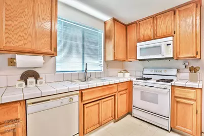5005 Cumbrae Isle Way, Antelope, CA 95843 - Photo 7