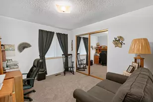 8736 Mackey Rd, Elk Grove, CA 95624 - Photo 37