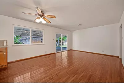 9700 Parktree Way, Elk Grove, CA 95624 - Photo 15