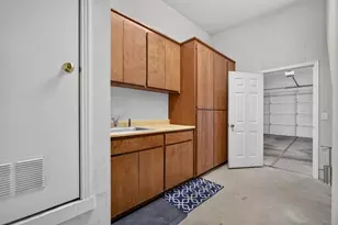 715 Lake Front Dr, Sacramento, CA 95831 - Photo 67