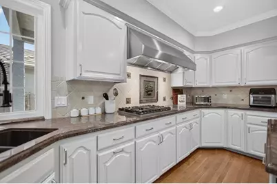 715 Lake Front Drive, Sacramento, CA 95831 - Photo 17