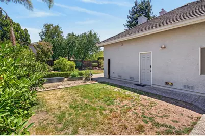 715 Lake Front Drive, Sacramento, CA 95831 - Photo 79