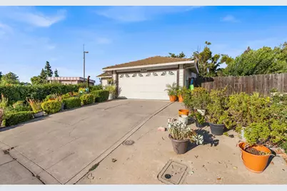 8428 New York Drive, Stockton, CA 95210 - Photo 3