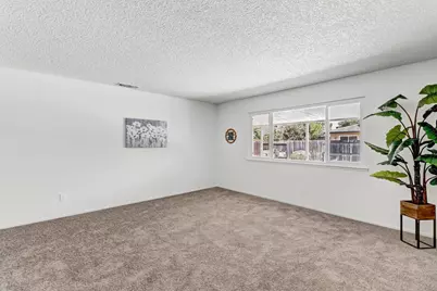 6995 Wavecrest Way, Sacramento, CA 95831 - Photo 9