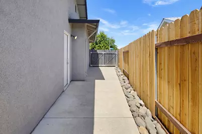 9894 Meteor Drive, Sacramento, CA 95827 - Photo 43