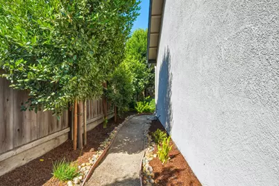 2140 Claymont Drive, Modesto, CA 95350 - Photo 43