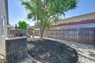 9158 Rose Parade Way, Sacramento, CA 95826 - Photo 35