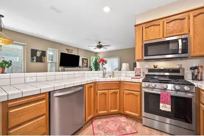 9158 Rose Parade Way, Sacramento, CA 95826 - Photo 17