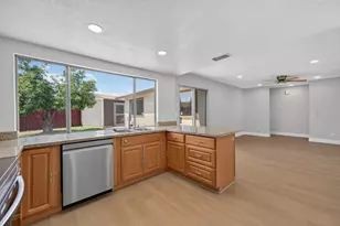 10 Bluestone Ct, Sacramento, CA 95824 - Photo 5