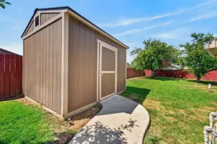 10 Bluestone Ct, Sacramento, CA 95824 - Photo 25