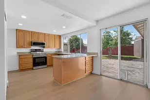 10 Bluestone Ct, Sacramento, CA 95824 - Photo 7