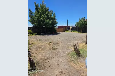 8794 Blossom Avenue, Dos Palos, CA 93620 - Photo 9