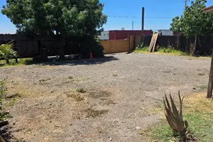 8794 Blossom Ave, Dos Palos, CA 93620 - Photo 9